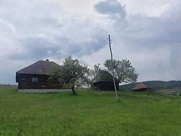 kovin prodaja kuca: Na prodaju 12 km od centra Zlatibora plac površine 40 ari sa drvenom — 9