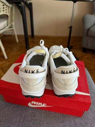 Women's Sneakers and athletic shoes: Nike, 38.5 — 3