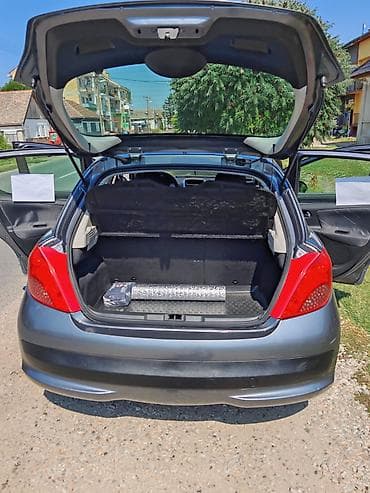 polovni delovi za mercedes: Peugeot 207 – hečbek, benzin (model sa prednjom maskom sa lavom i — 7