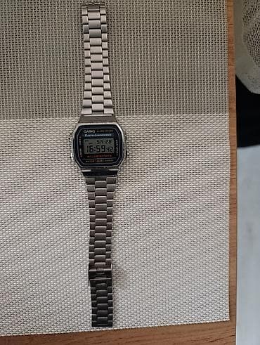 Casio digitalni ručni sat, vintage model na lalafo.rs Casio digitalni ručni sat, vintage model