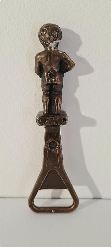 mesalice kupujem prodajem: ▪︎ Prodajem metalni otvarač za flaše sa postavljenih slika u obliku — 2