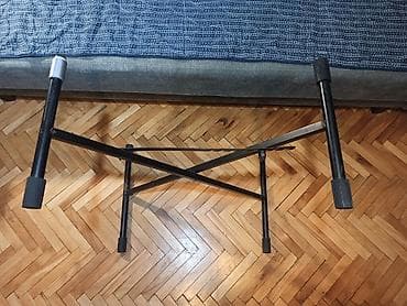 samsonite novi sad: Sklopivi stalak za klavijaturu. Visina od 68 do 92cm. Nedostaje jedna — 4