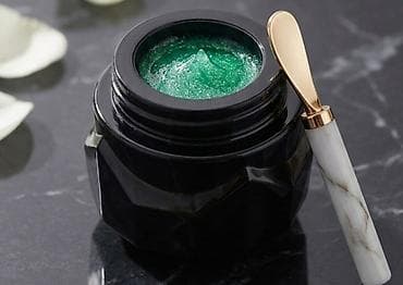 Luksuzni gel za lice u crnoj facetskoj teglici sa spatulom -