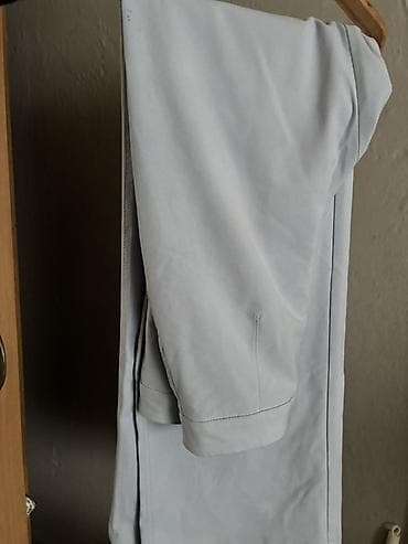 prsluk od teksasa: Muške svetlosive pantalone klasičnog kroja - Boja: svetlosiva - — 2