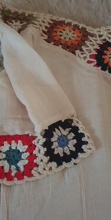 lepe bluze: Bež boho tunika za plažu ukrašena je šarenim heklanim motivima i — 2