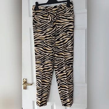 pantalone 44: F&F Naznacena vel.38 Poluobim struka od 36 do48 (imaju lastis — 5