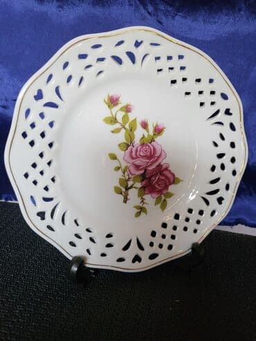 porcelanske solje za caj: Set trodelni porcelanski 70te. Set je perfektan,sve na njemu odsjaj — 4