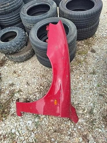 auto plac sirena: ALFA 147 KRILO CRVENA BOJA | Cena je po komadu. Alfa 147 prvi model — 4