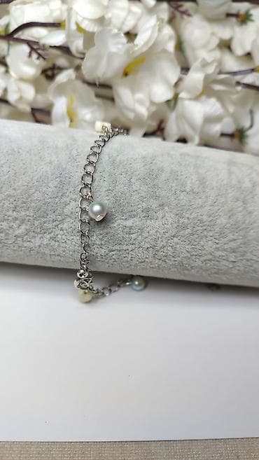paterson satovi: Srebrnkasta narukvica sa bisernim privescima - Elegantna lančana — 3