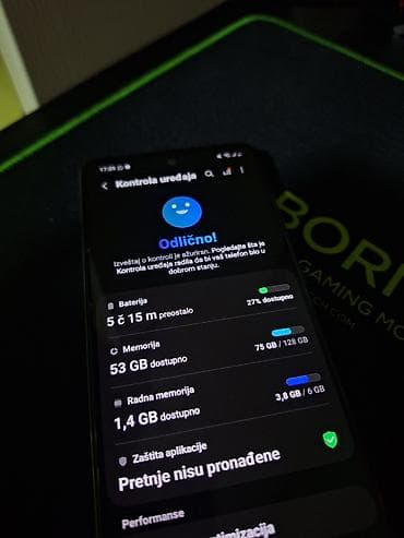 wireless headphones cena: Samsung Galaxy A-serija, bela boja. Telefon sa četvorostrukom zadnjom — 9