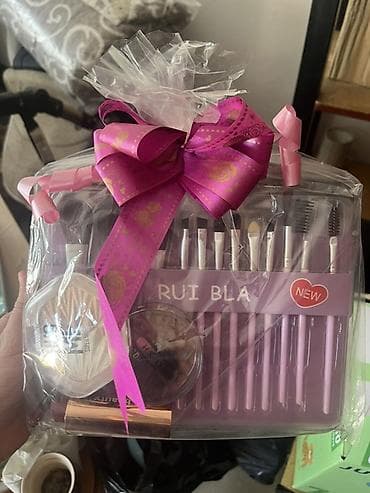 Donji delovi trenerke: Prodajem poklone i svasta nesto za vise informacije javite se u DM — 8