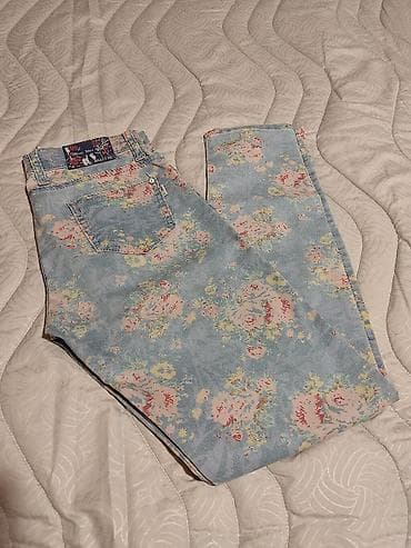 Lepe letnje pantalone, lagane i udobne za nosenje na lalafo.rs Lepe letnje pantalone, lagane i udobne za nosenje