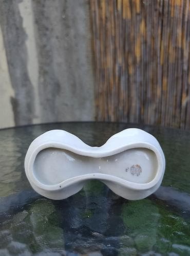 bele plasticne stolice: Vintage porcelanska figurica / posuda - FP Zaječar Stari ex-YU — 3