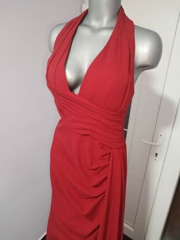 Women's Clothing: Elegantna večernja haljina u intenzivno crvenoj boji. Model oko vrata — 3