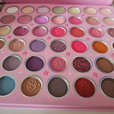 batman auto igracka: Sminka k- pop
Cena: 1900 din — 2