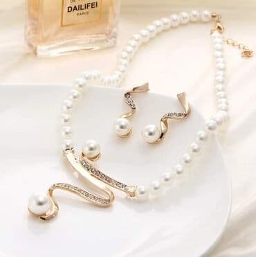 Set nakita
Cena: 1400din