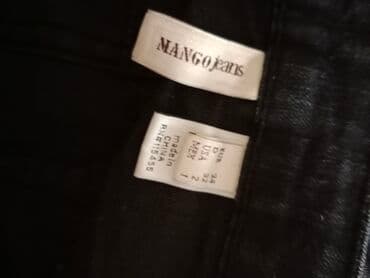 ps pantalone 2023: Mango jeans crne farmerke
 Veličina 34
kratko nošene
Cena 800 din — 8
