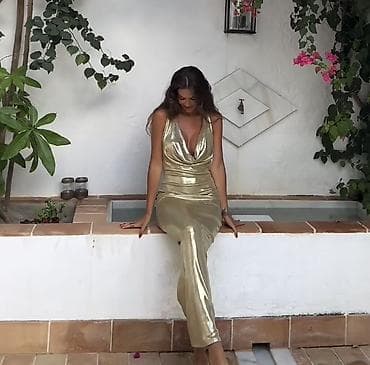 Skirts: 🔥Zlatna maxi haljina od sjajnog metalik materijala.
✅1800 din — 2