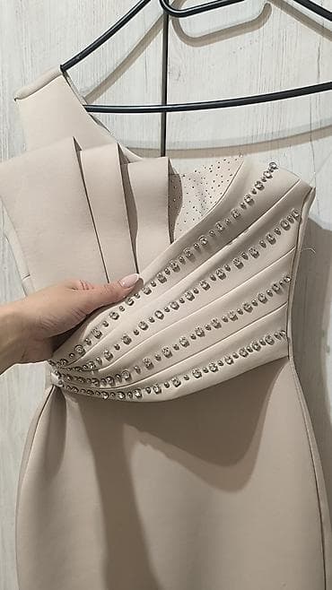 Haljine: Elegantna bež koktel/večernja haljina – brend CERRAL ÖZÇELIK - Kroj — 5