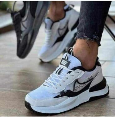 nike react 270: 44 — 3