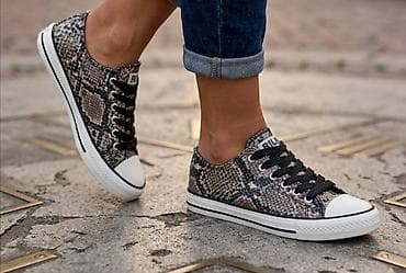 nike tn cijena: Niske patike sa printom zmijske kože - Dizajn: klasičan „low-top“ — 1