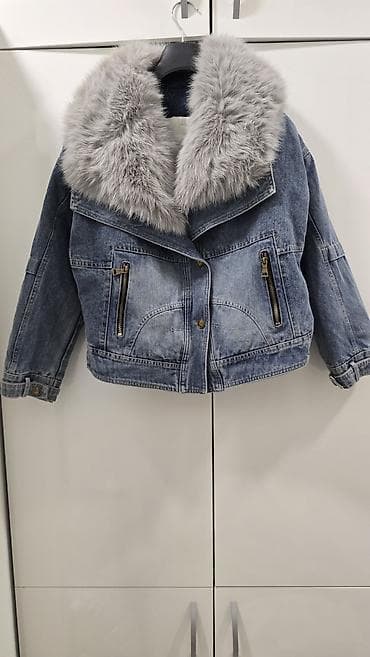 Pantalone, Farmerke, Šortsevi: Teksas jakna sa krznom - Kratki, boxy kroj od plavog teksasa - Bogat — 1