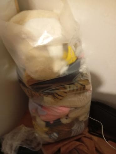 italijanske baletanke: Lot različitih predmeta za garderobu i opremu prodavnice/butika: - — 2