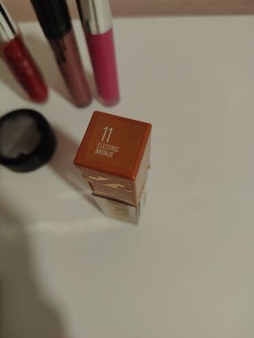 Muška odeća: Set sminke nove Maybelline tecni bronzer 11 farmasi i essence ruz — 8