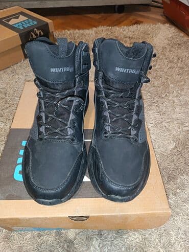 Čizme, veličina - 42 na lalafo.rs Čizme, veličina - 42