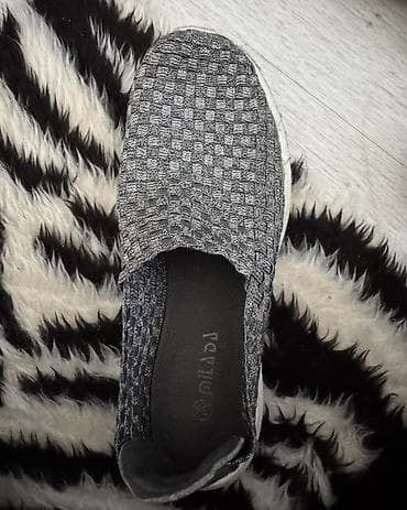 nike patike w air more uptempo: Patike lake i udobne,rastegljive.Sa pravom kozom u predelu pete — 4