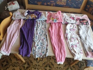 kompleti od trikotaze: Pidjame 100 din.komplet razne velicine pitajte — 1