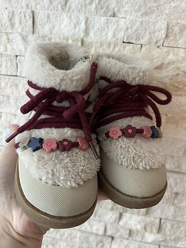 asics patike decije: Dečije zimske čizmice Zara, broj 22, dužina gazista 13,6 cm. - — 2