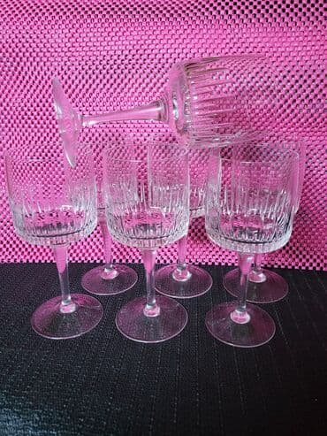 swarovski case za vino cena: Case nove kristal 60,70te za vino,rucni rad. Case komada 7 u ceni — 6