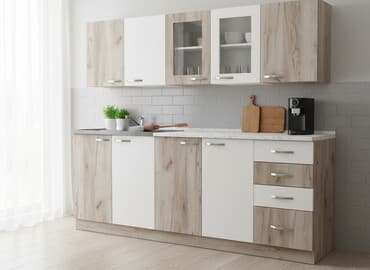 Kuhinja od iverice 2m sa prohromskim limom i radnom plocom. Moze se na lalafo.rs Kuhinja od iverice 2m sa prohromskim limom i radnom plocom. Moze se