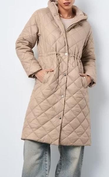 cameleon kaput: Sinsay ženska prošivena jakna sa kapuljačom - Model: Sinsay — 1