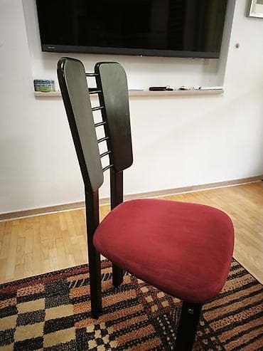 Trosed na razvlačenje.Trosed je u odličnom stanju osim sitnijeg