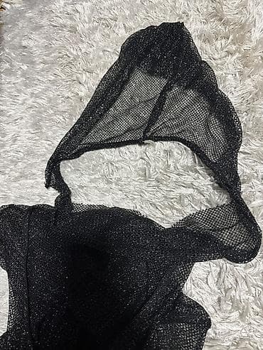 puma crna: Crna mrežasta sa sljokicama haljina sa kapuljačom - Materijal — 2