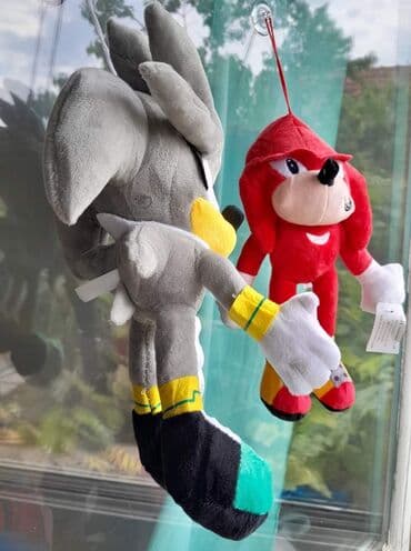 igračke sonic: 1kom po izboru 950din 5kom (razlicitih) 3000din Plišana Sonic druzina — 6