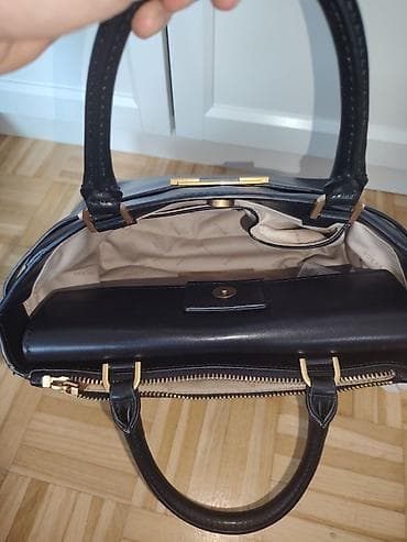 guess braon torba: GUESS torba za rame/ruku – elegantan model u crnoj boji - Materijal — 4