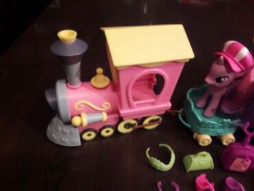 sandale za devojcice hm: MY LITLLE PONY VOZ-hasbro
Kompletan,u savrsenom stanju — 5