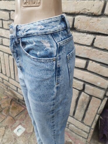 majice stradivarius: Stradivarius farmerke vel 32 /S
Struk po 34
Kukovi 40.
Super ocuvana — 2