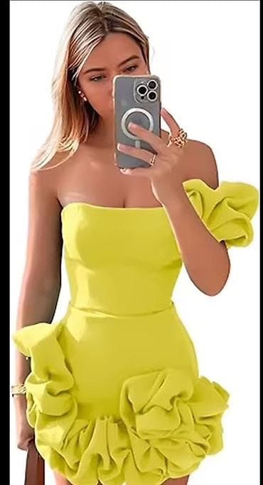 Ženska odeća: 💫Ženska mini haljina sa 3D volanima – koktel/večernji model
✅2500 din — 3