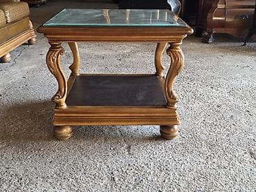 stilske komode: Klasičan drveni klub-sto sa staklenom pločom - Kvadratni klub-sto u — 6