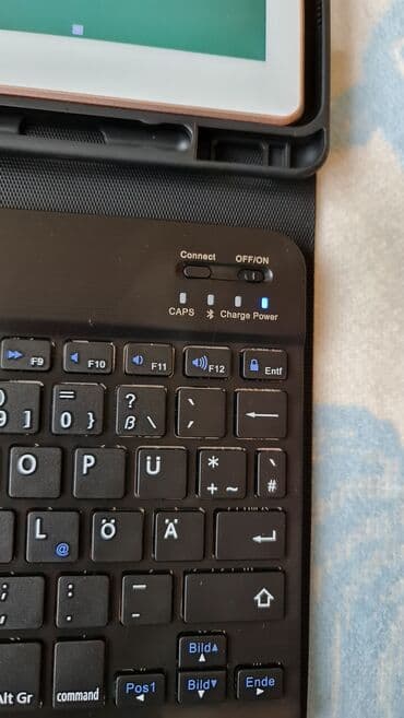 knjiga i zvucnik: Tanlet sa 2 sim karticebi blutut tastaturo I maskom kao nov nema mane — 9