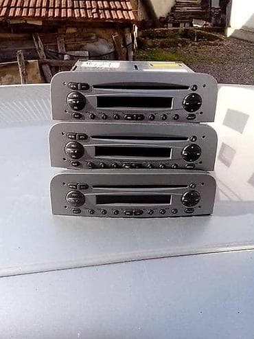 stolić za laptop: CD PLEJER ZA ALFA ROMEO 147 | Fabricki Radio CD za 147 -U ponudi i — 2