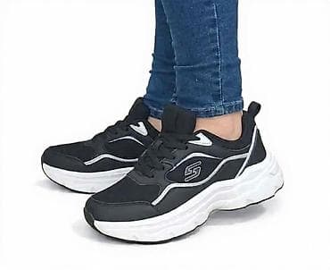 Crne sportske patike sa belim đonom i detaljima - Dizajn: masivniji