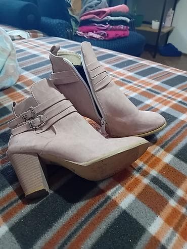 Ženske antilop gležnjače u puder roze boji - Model: gležnjače sa