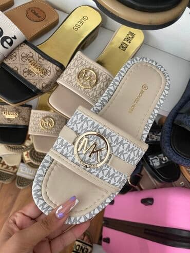 nike papuce benassi: 36-40
3100 — 2