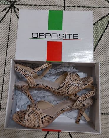 c a torbice: Sandals, Opposite, 37 — 2