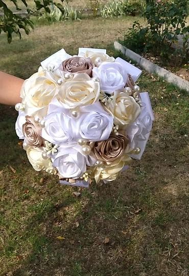 Muška odeća: Ručni buketi od satenskih ruža – elegantni aranžmani za venčanja — 6